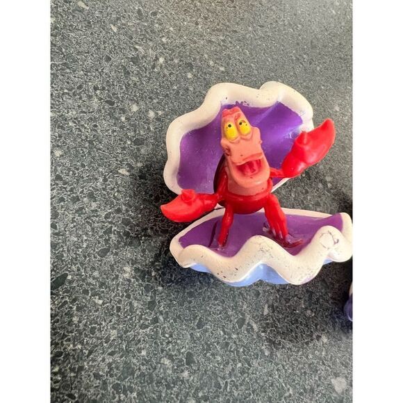 The Little Mermaid & Sebastian Figurure - Picture 5 of 10